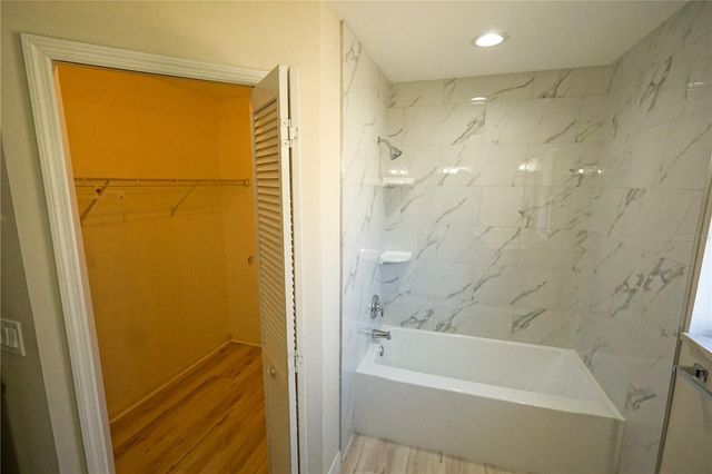 9730 LINGWOOD TRAIL, Orlando, FL 32817