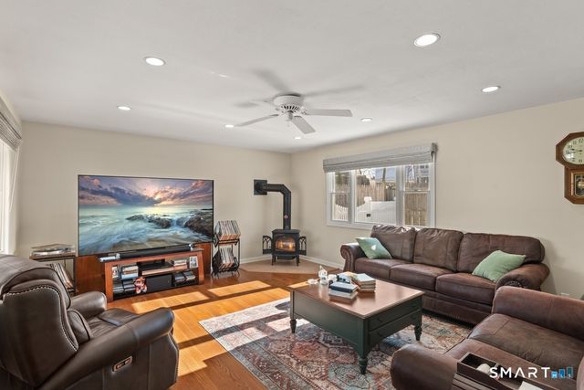 49 Minivale Road, Stamford, CT 06907