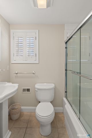 49 Minivale Road, Stamford, CT 06907