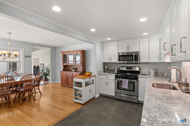 49 Minivale Road, Stamford, CT 06907