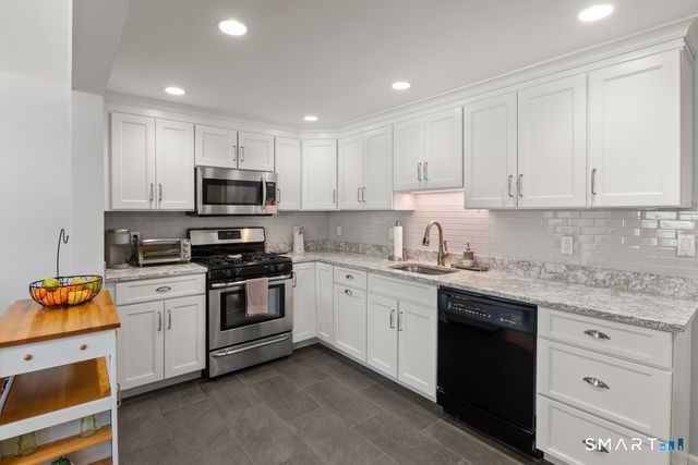 49 Minivale Road, Stamford, CT 06907