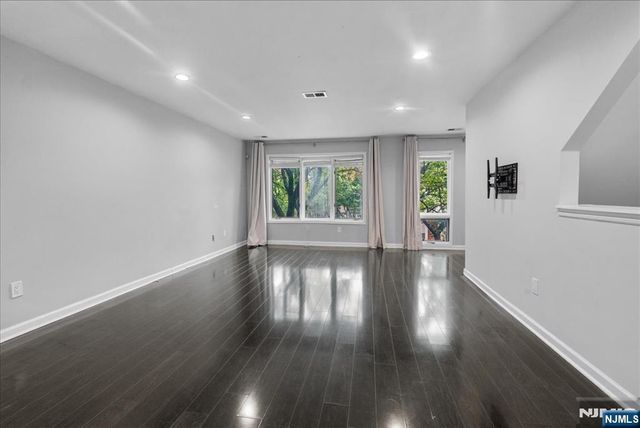152 George Street, New Brunswick, NJ 08901