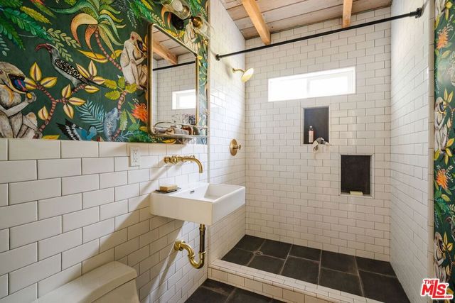 3958 Glenalbyn Drive, Los Angeles, CA 90065