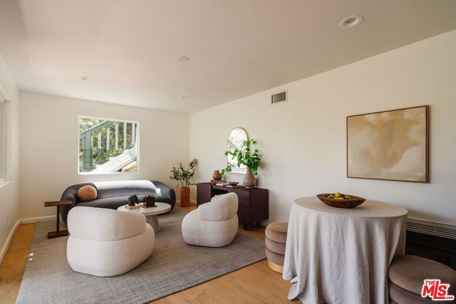 3958 Glenalbyn Drive, Los Angeles, CA 90065