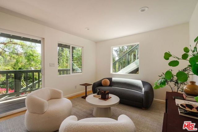 3958 Glenalbyn Drive, Los Angeles, CA 90065