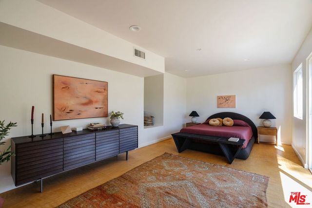 3958 Glenalbyn Drive, Los Angeles, CA 90065