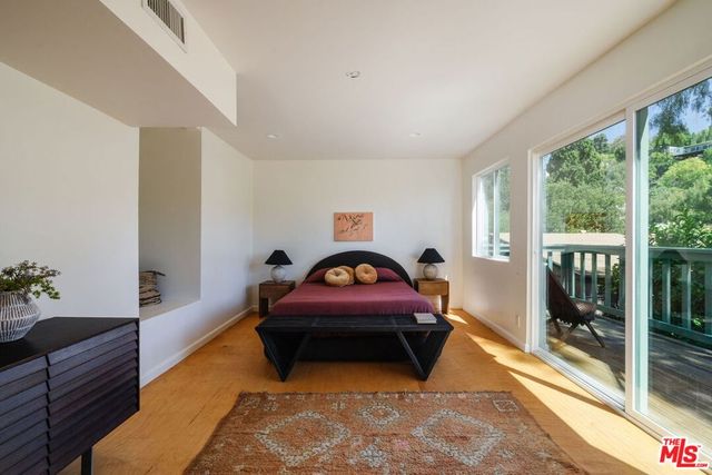 3958 Glenalbyn Drive, Los Angeles, CA 90065