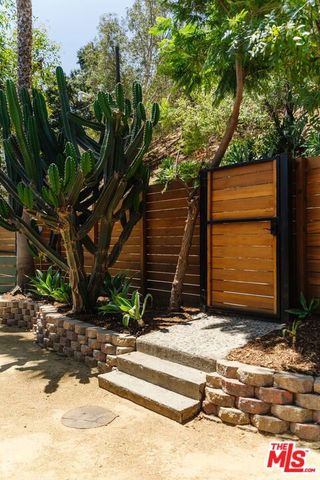 3958 Glenalbyn Drive, Los Angeles, CA 90065