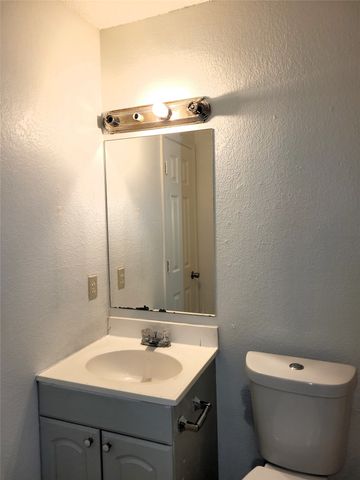 651 Meadow Park Drive, White Settlement, TX 76108