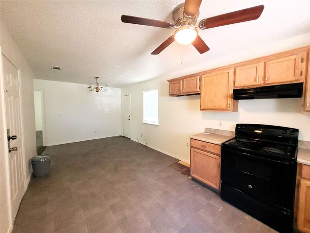 651 Meadow Park Drive, White Settlement, TX 76108