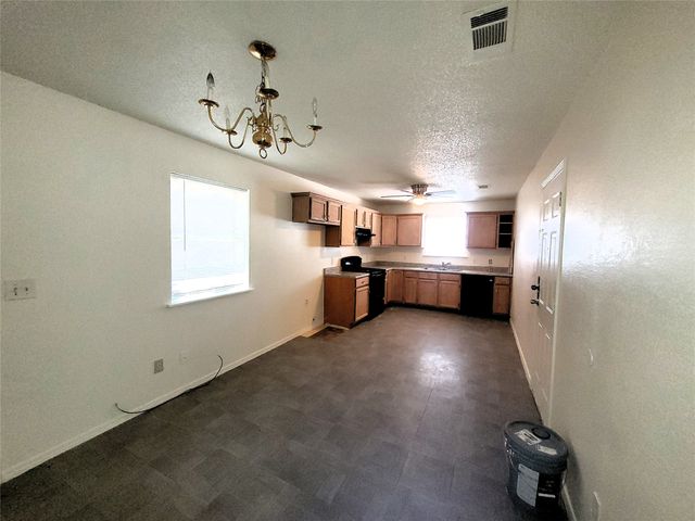 651 Meadow Park Drive, White Settlement, TX 76108