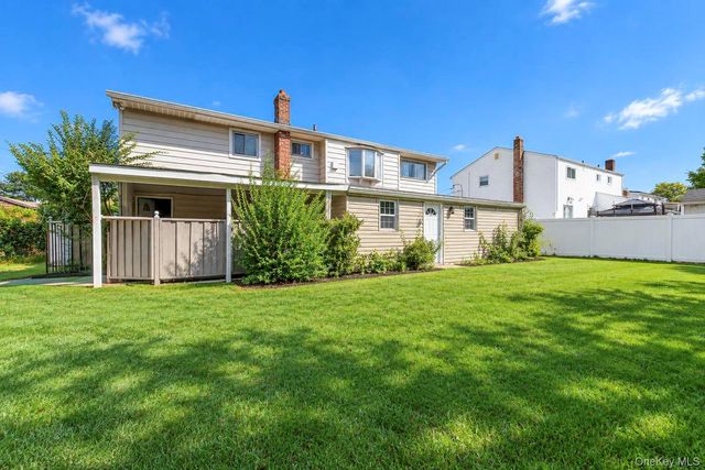 286 W 13th Street, Deer Park, NY 11729