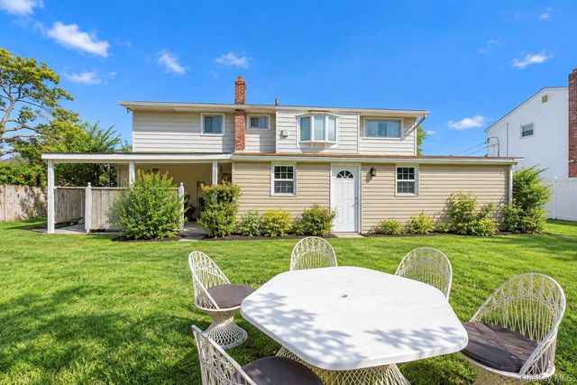286 W 13th Street, Deer Park, NY 11729