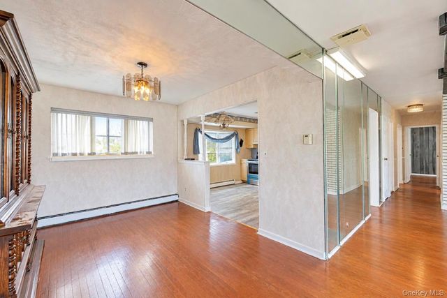 286 W 13th Street, Deer Park, NY 11729