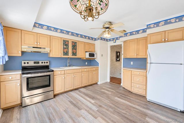 286 W 13th Street, Deer Park, NY 11729