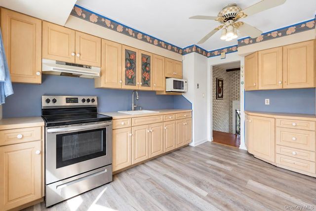 286 W 13th Street, Deer Park, NY 11729