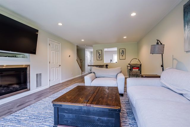 15 Middlesex Road, Merrimack, NH 03054