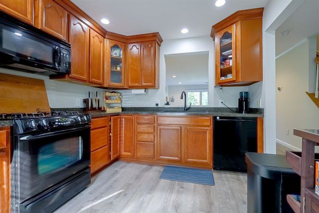 15 Middlesex Road, Merrimack, NH 03054