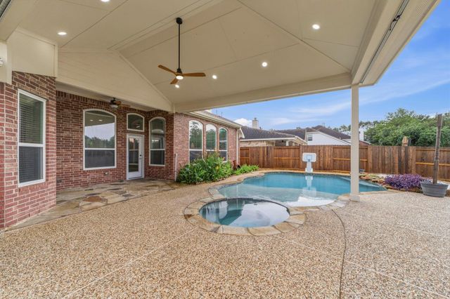 17207 Eagle Ledge Drive, Tomball, TX 77377