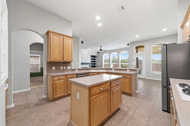 17207 Eagle Ledge Drive, Tomball, TX 77377