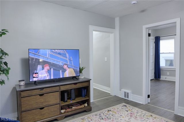 1453 W 107th Street, Cleveland, OH 44102