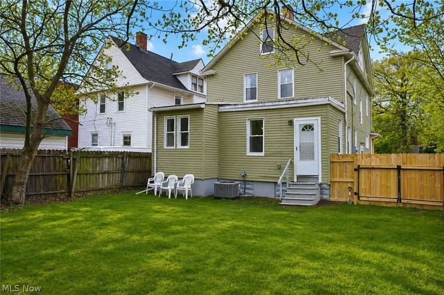 1453 W 107th Street, Cleveland, OH 44102