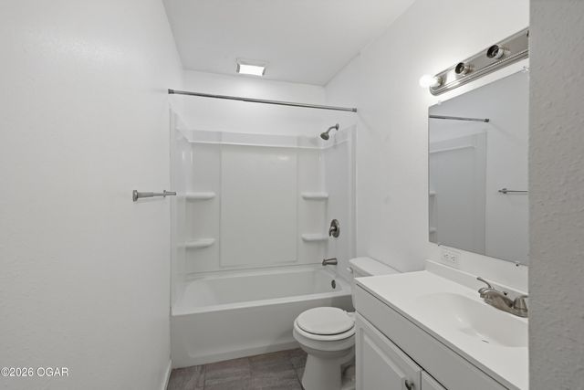 1637 Jefferson Circle, Webb City, MO 64870