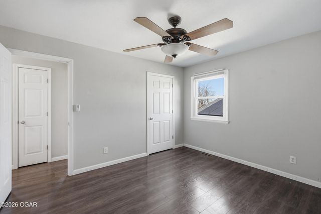 1637 Jefferson Circle, Webb City, MO 64870