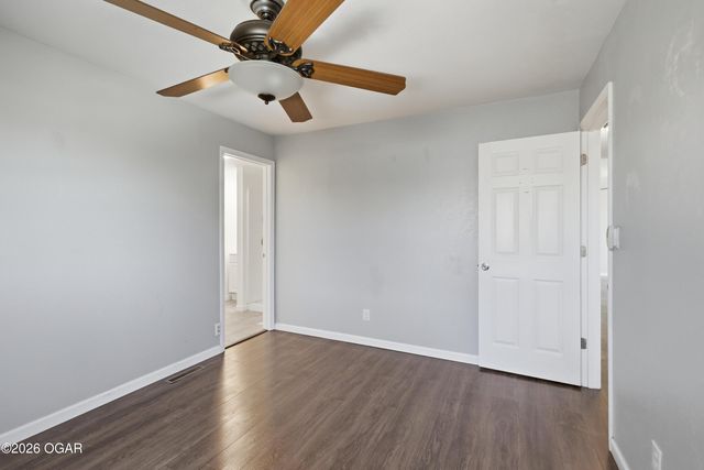 1637 Jefferson Circle, Webb City, MO 64870