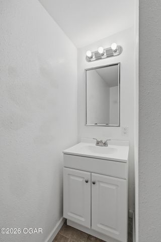 1637 Jefferson Circle, Webb City, MO 64870