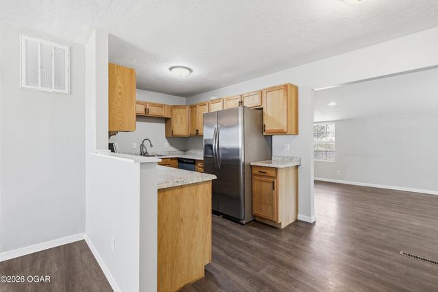 1637 Jefferson Circle, Webb City, MO 64870