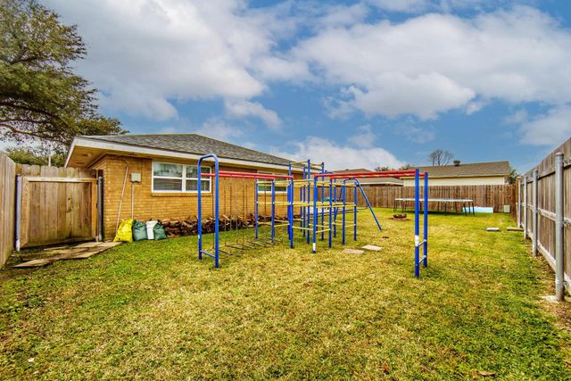 2103 Ruby Dr, Houma, LA 70363