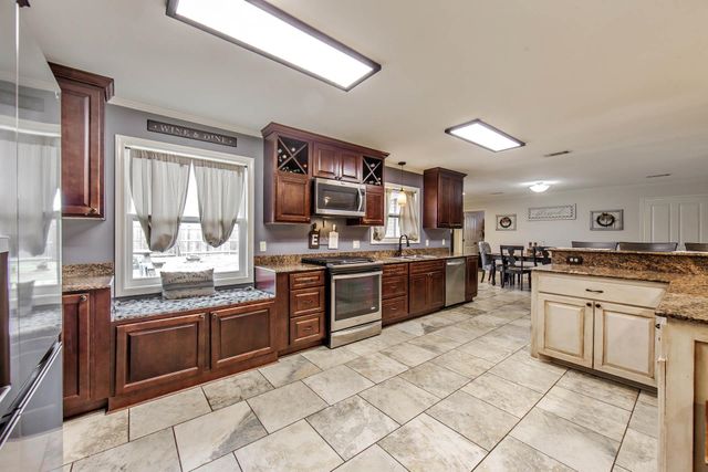 2103 Ruby Dr, Houma, LA 70363