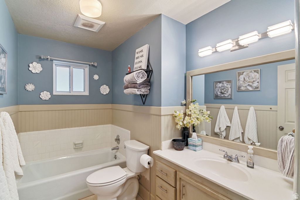Image 7 of property listing at 237 S MAIN ST, Providence, UT 84332