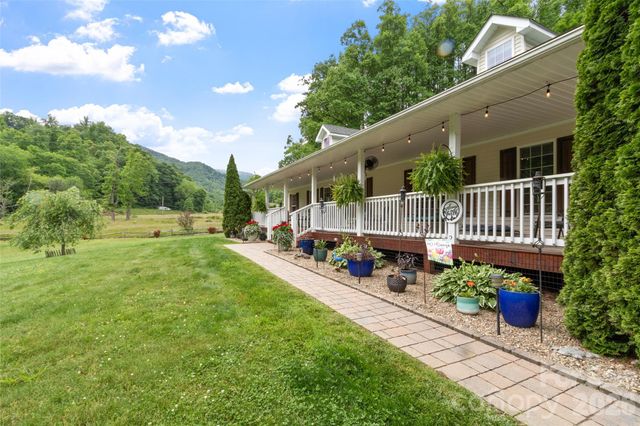 33 Copper Penny Lane, Burnsville, NC 28714