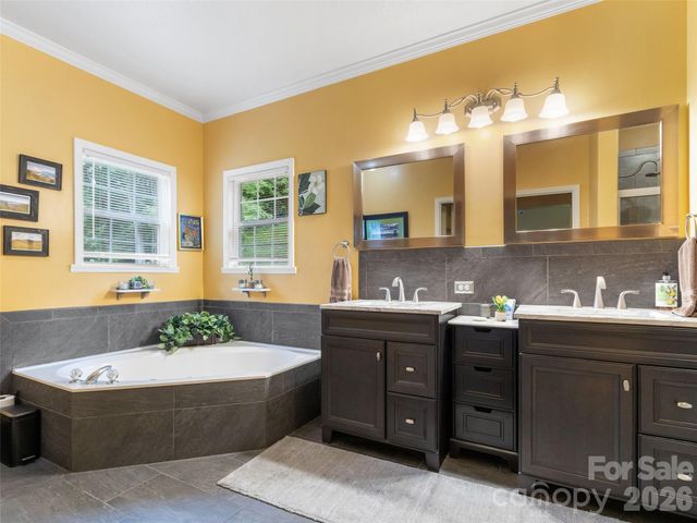 33 Copper Penny Lane, Burnsville, NC 28714