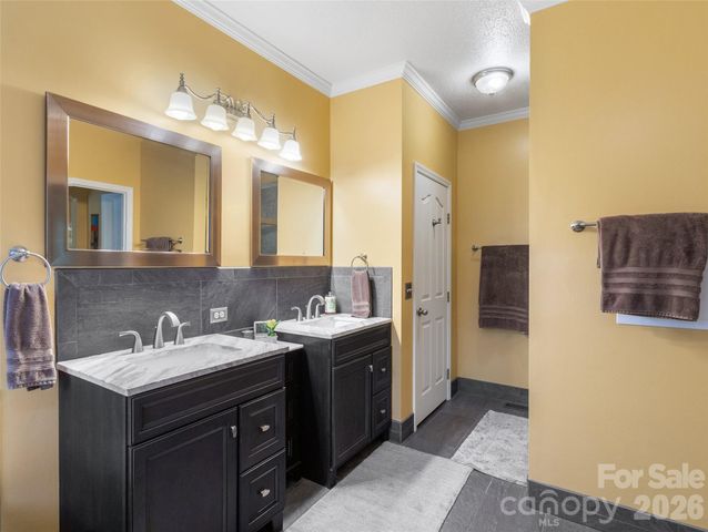 33 Copper Penny Lane, Burnsville, NC 28714