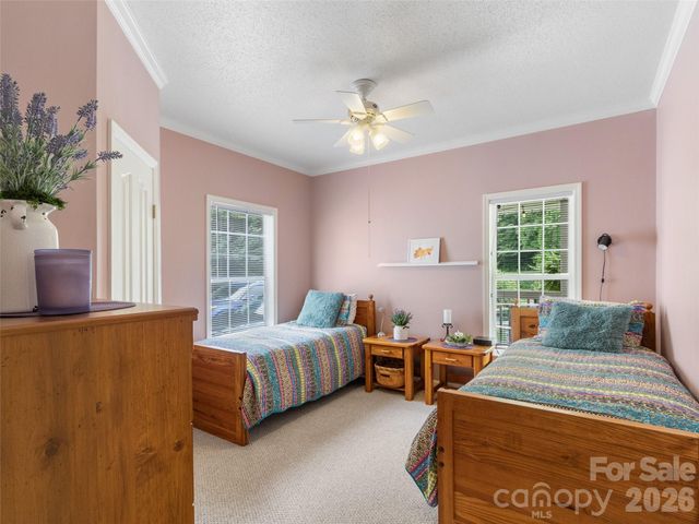 33 Copper Penny Lane, Burnsville, NC 28714