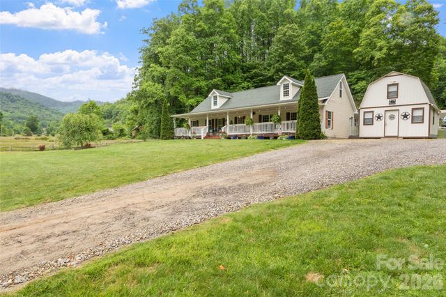 33 Copper Penny Lane, Burnsville, NC 28714