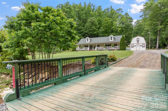 33 Copper Penny Lane, Burnsville, NC 28714