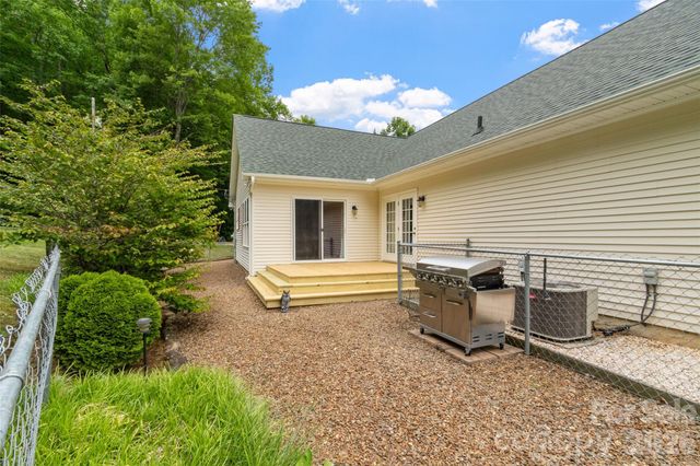 33 Copper Penny Lane, Burnsville, NC 28714