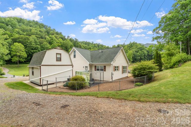 33 Copper Penny Lane, Burnsville, NC 28714
