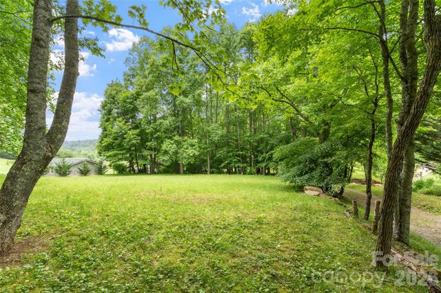 33 Copper Penny Lane, Burnsville, NC 28714