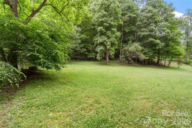 33 Copper Penny Lane, Burnsville, NC 28714