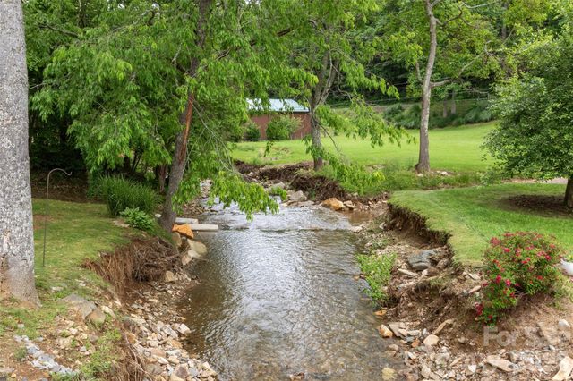 33 Copper Penny Lane, Burnsville, NC 28714