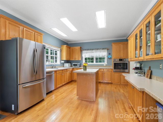 33 Copper Penny Lane, Burnsville, NC 28714