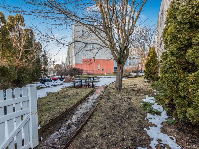 121 Sunset Boulevard 10121, Bronx, NY 10473