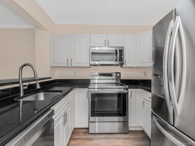 121 Sunset Boulevard 10121, Bronx, NY 10473