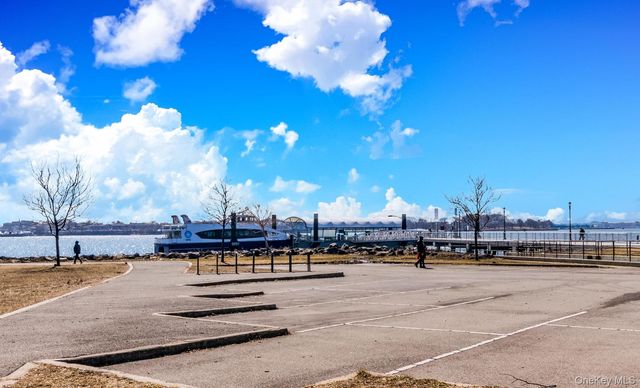 121 Sunset Boulevard 10121, Bronx, NY 10473