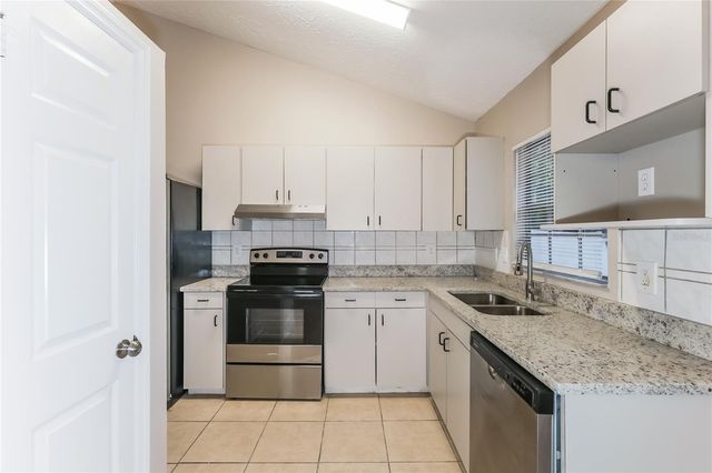 702 OLD DARBY STREET, Seffner, FL 33584